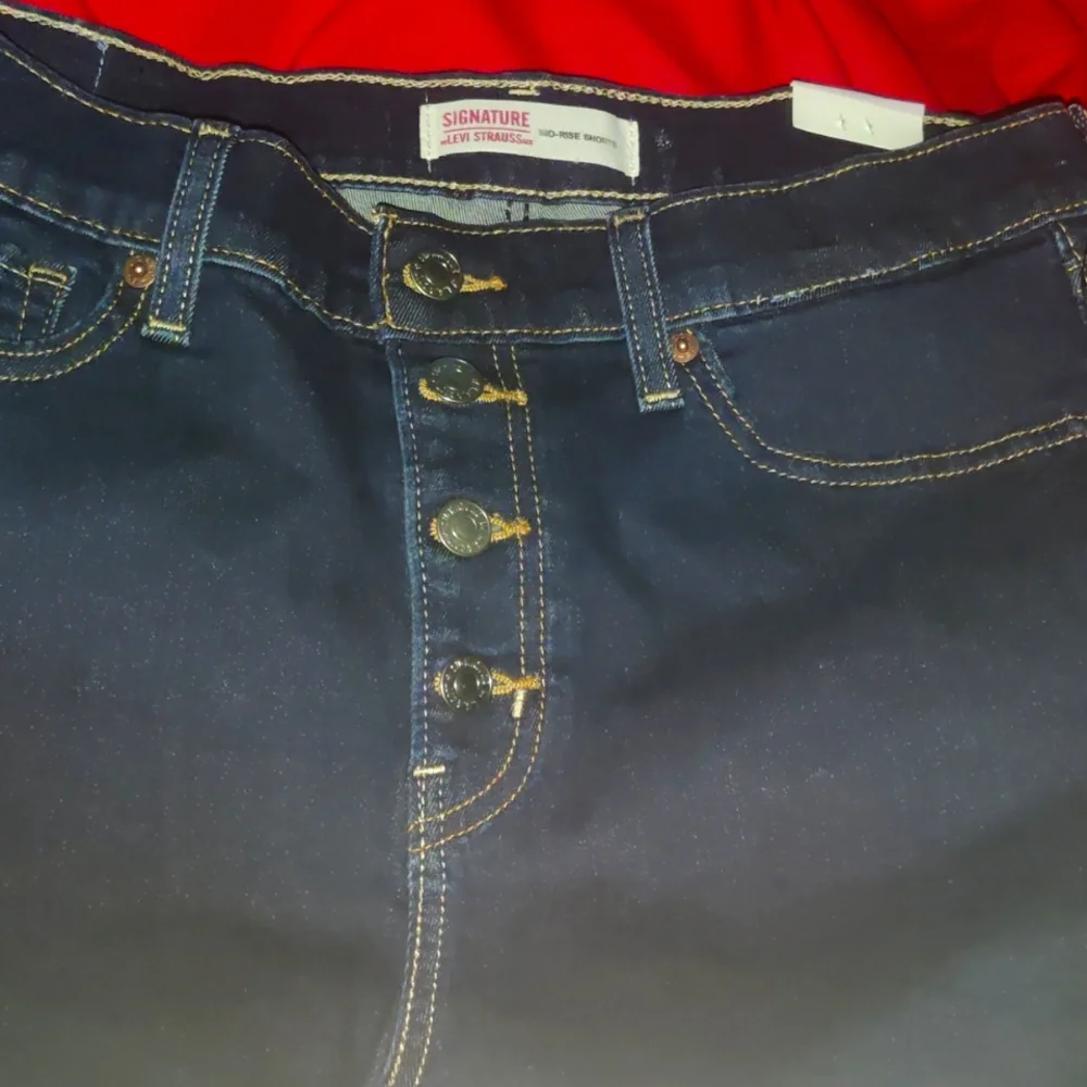 Signature by Levi's 🥳 Mid Rise Dark Wash Button Fly Shorts Size 29/9- NWT